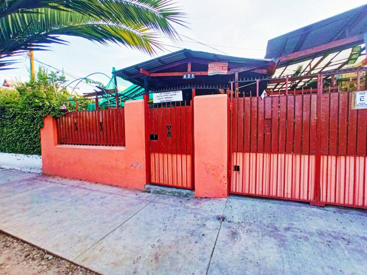 Casa con patio en venta en El Bosque, 3 dormitorios, 310 m² — imagen 2 de 9