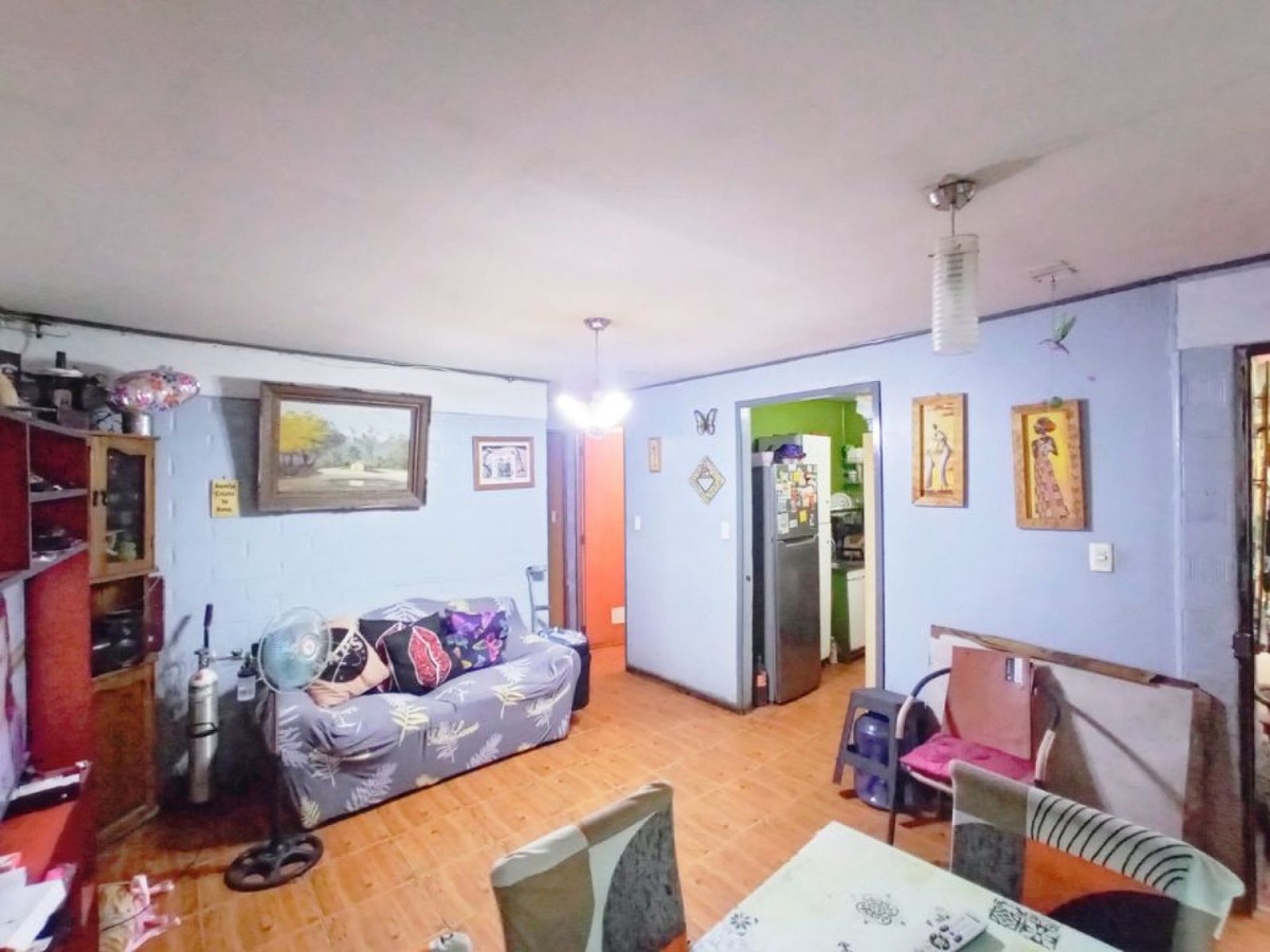 Casa con patio en venta en El Bosque, 3 dormitorios, 310 m² — imagen 3 de 9