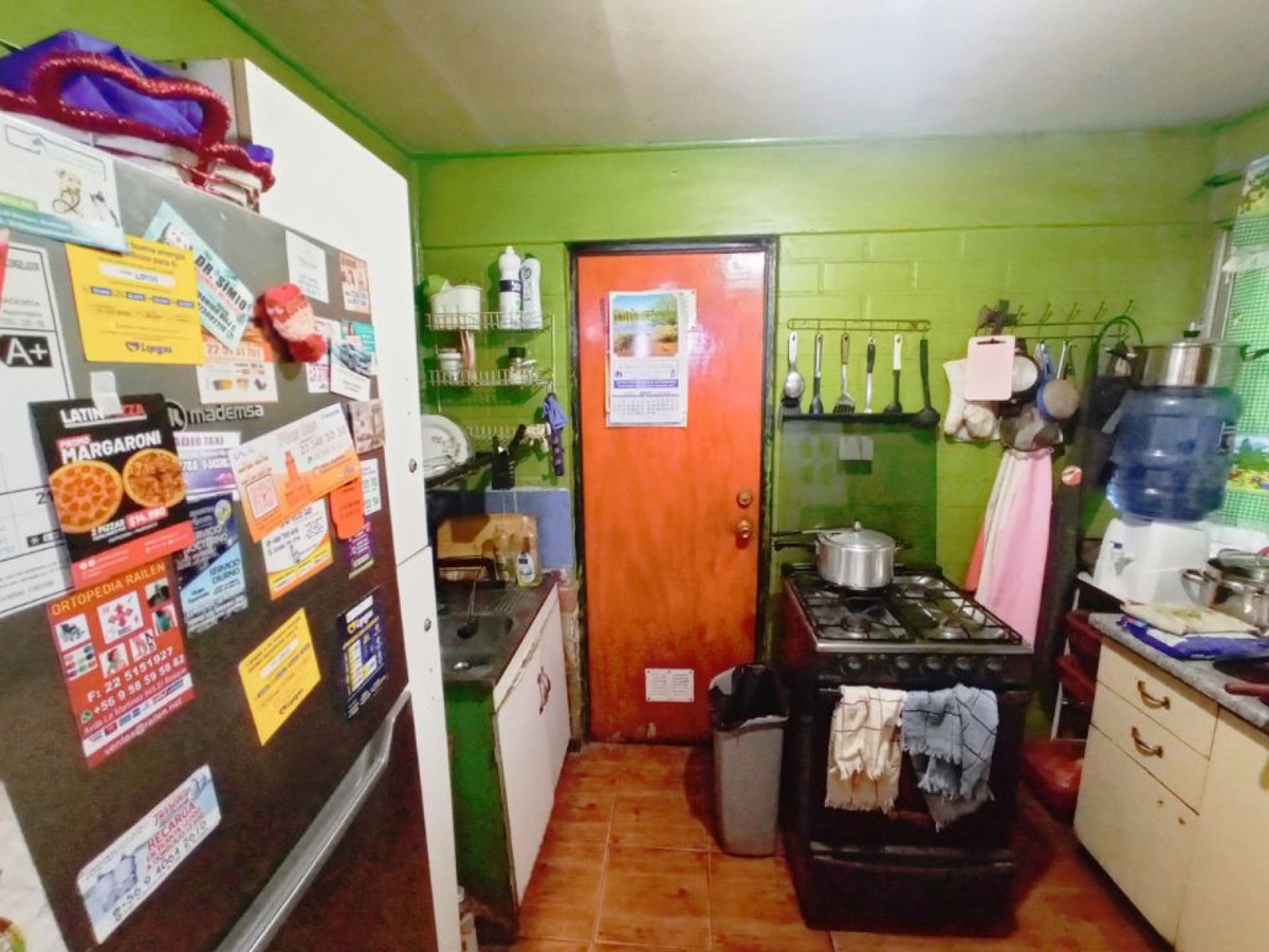 Casa con patio en venta en El Bosque, 3 dormitorios, 310 m² — imagen 6 de 9