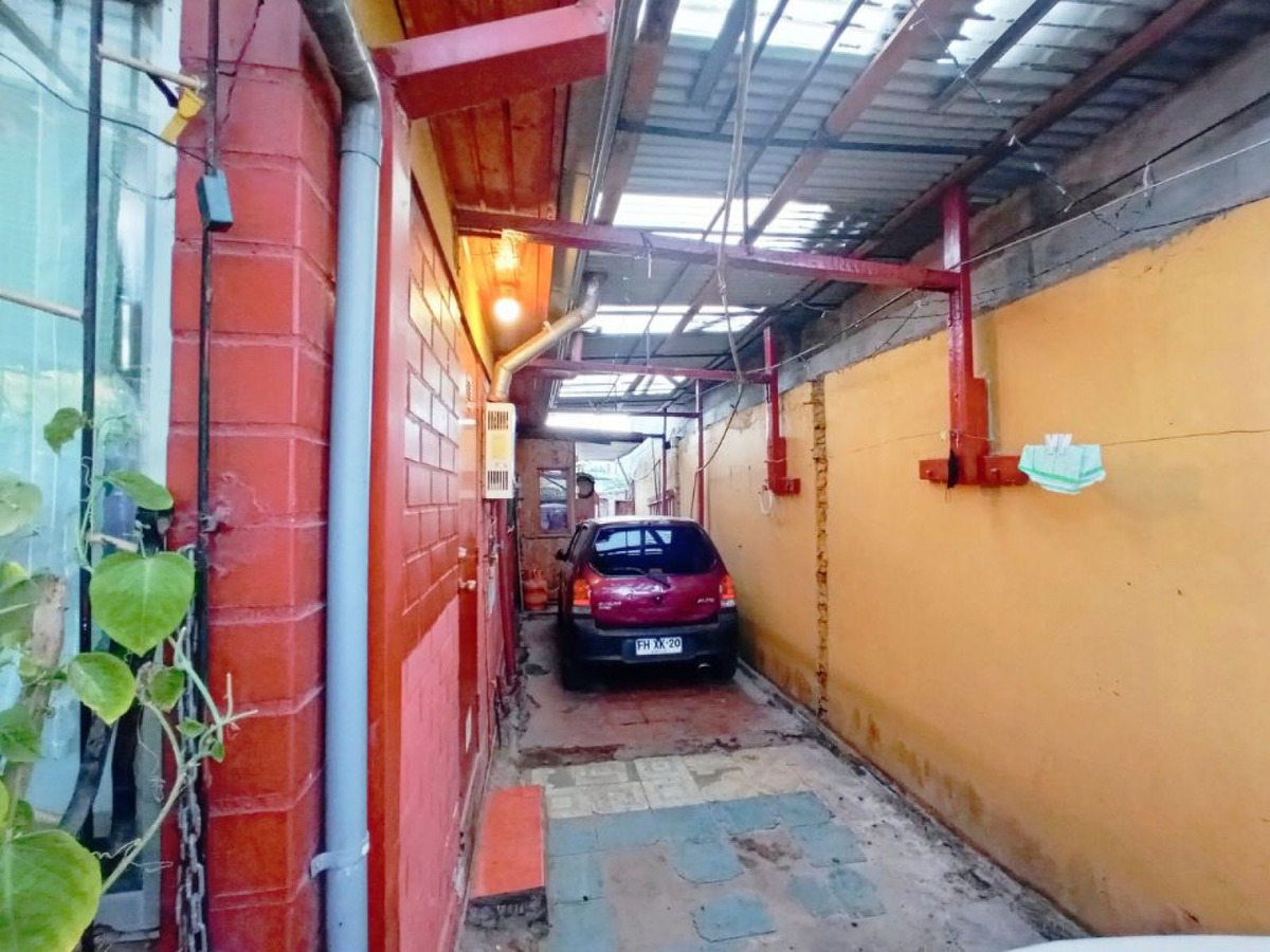 Casa con patio en venta en El Bosque, 3 dormitorios, 310 m² — imagen 8 de 9