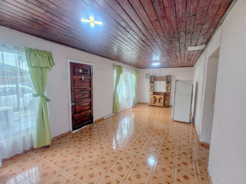 Casa con piscina en venta en Peñaflor, 4 dormitorios, 101 m² — imagen 4 de 17